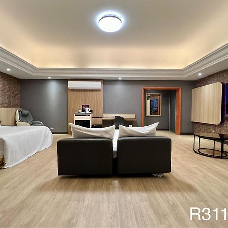 Holiday Motel 台南 エクステリア 写真