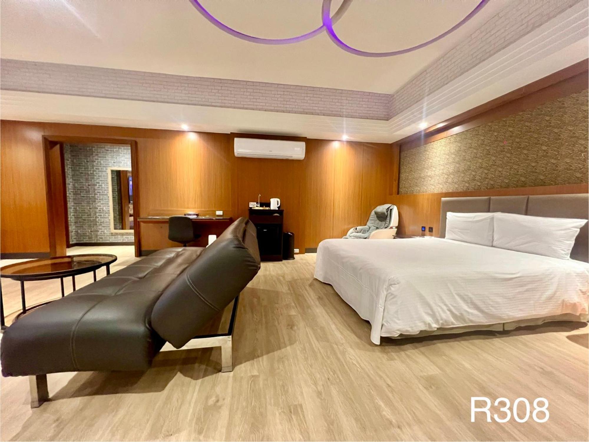 Holiday Motel 台南 エクステリア 写真